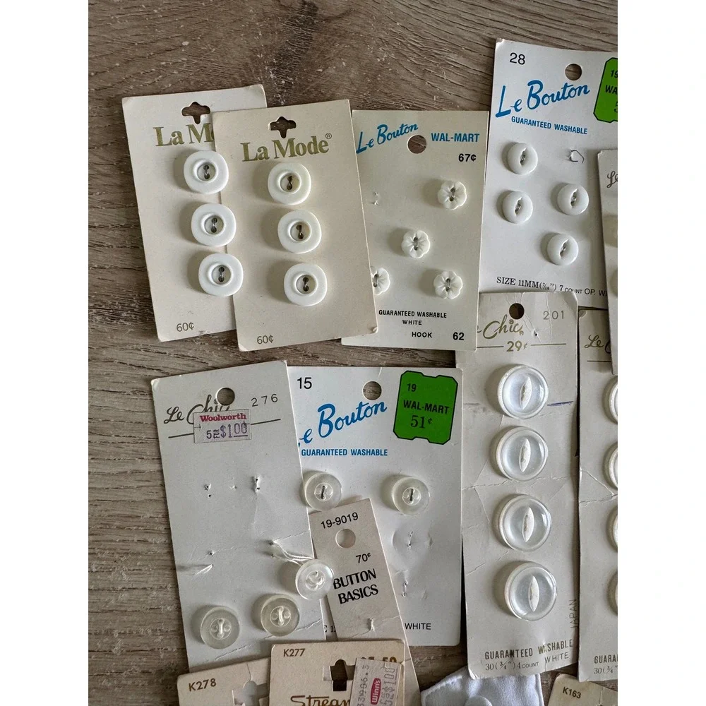 Vintage Button Lot White Cream Pearlized La Mode Le Bouton Streamline Ephemera